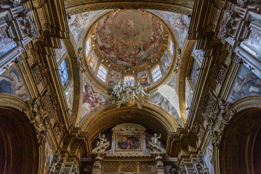 111 - Italia - Nápoles - complejo conventual de San Gregorio Armeno.jpg
